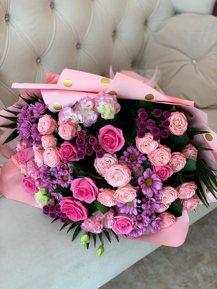 Букет цветов из: Хризантемы, Розы и Лизиантусы в Устье