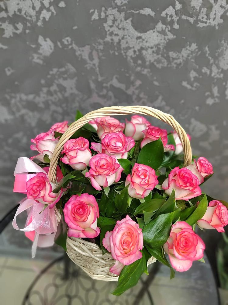 Цветочная композиция из Розы в корзине в Устье