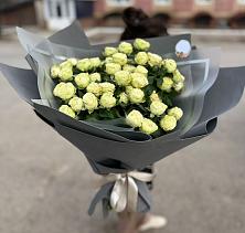 Букет Белые кустовые розы Солинеро в Устье