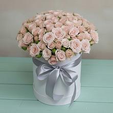 Цветочная композиция из Розы в шляпной коробке в Устье