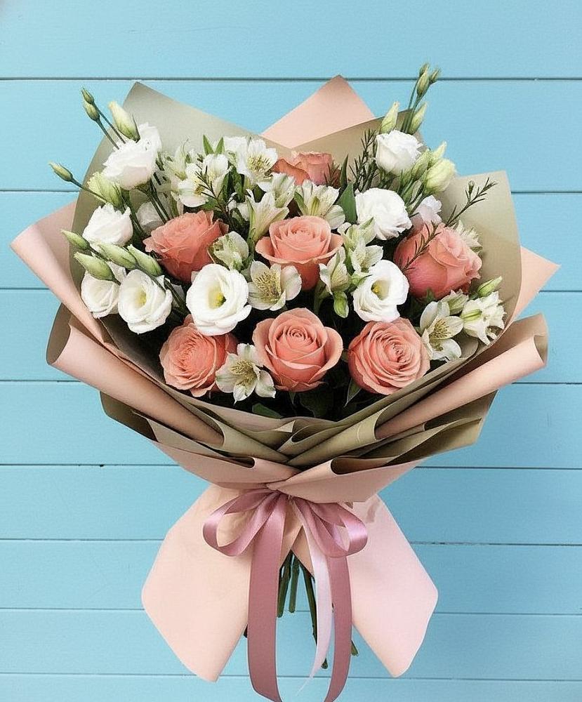Букет цветов из: Розы, Альстромерии и Лизиантусы в Устье