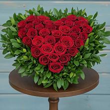 Цветочная композиция из Розы в виде сердца в Устье