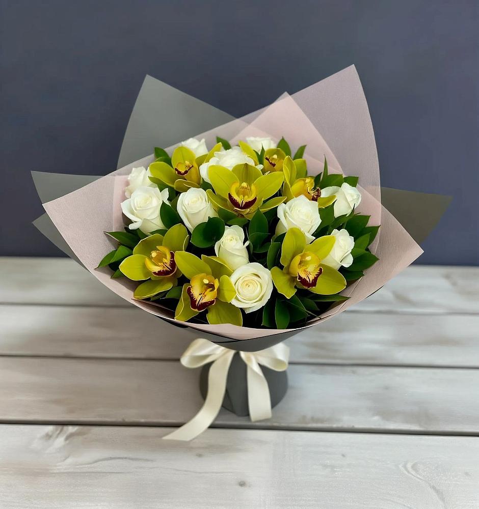 Букет цветов из: Орхидеи и Розы в Устье