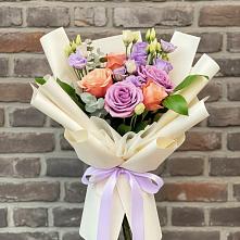 Букет цветов из:  Лизиантусы и Розы в Устье