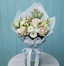 Букет цветов из:  Розы и Лизиантусы в Устье