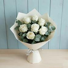 Букет Белые розы в Эвкалипте в Устье