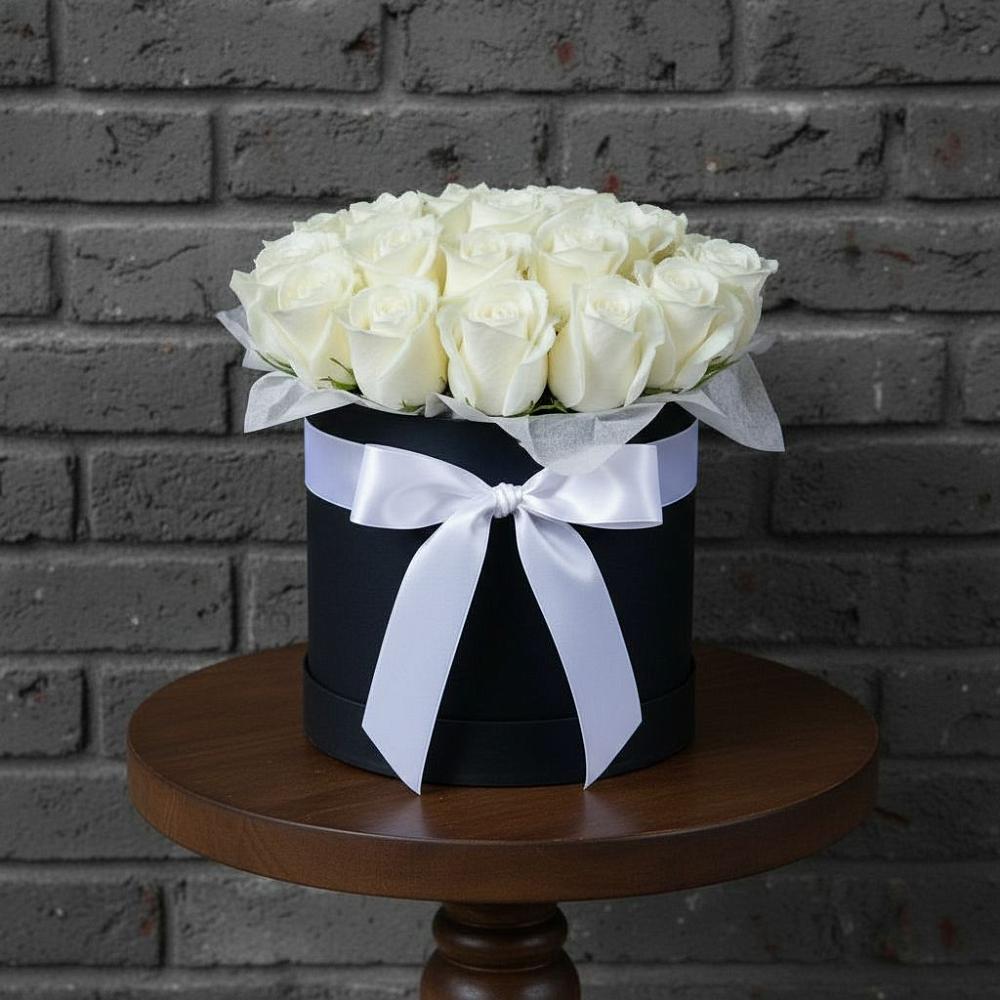 Цветочная композиция из Розы в шляпной коробке в Устье