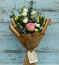 Букет цветов из:  Розы и Лизиантусы в Устье