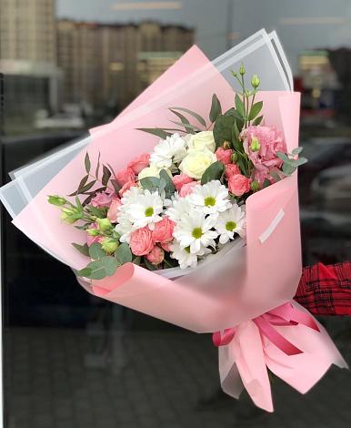Букет цветов из: Розы, Лизиантусы и Хризантемы в Устье
