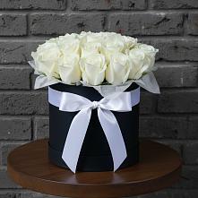 Цветочная композиция из Розы в шляпной коробке в Устье