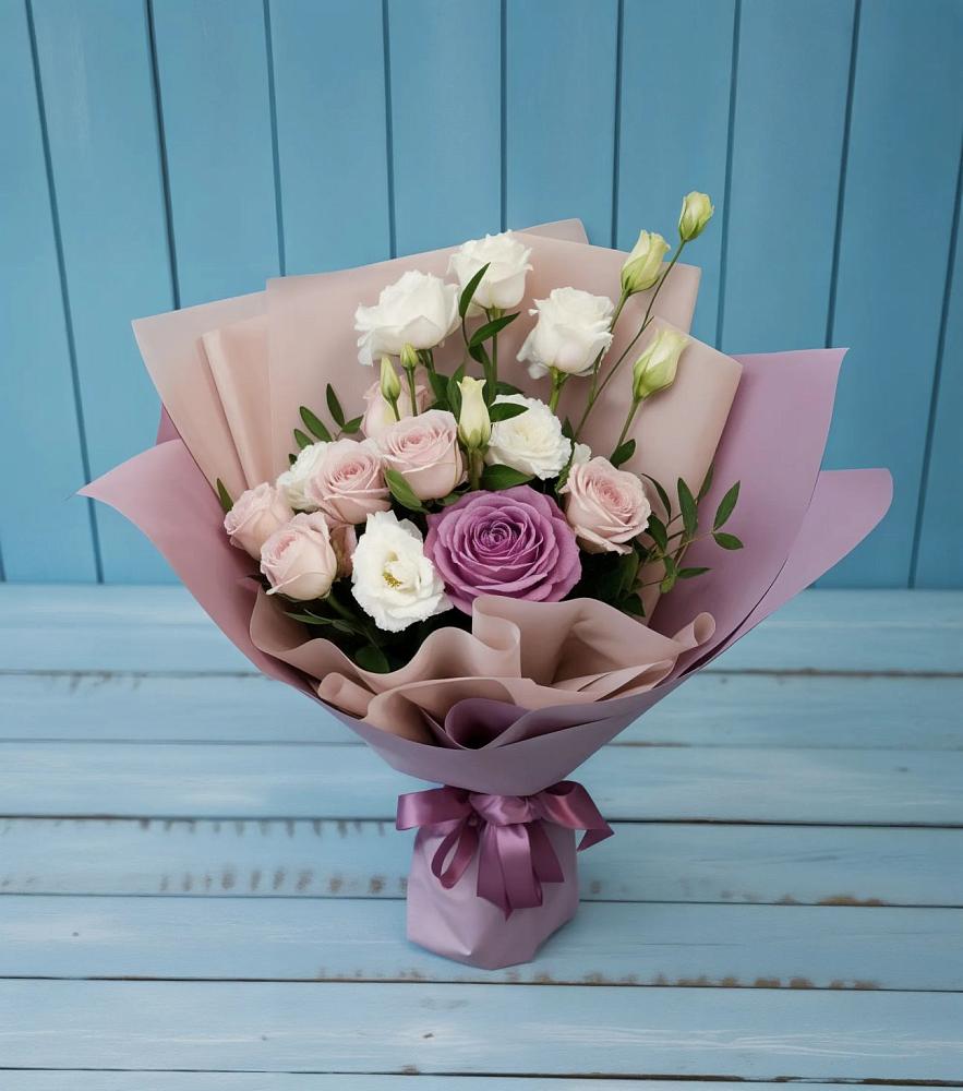 Букет цветов из: Розы и Лизиантусы в Устье